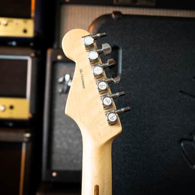 Fender Limited Edition American Showcase Stratocaster HSS 2021 - Sky Burst Metallic image 12