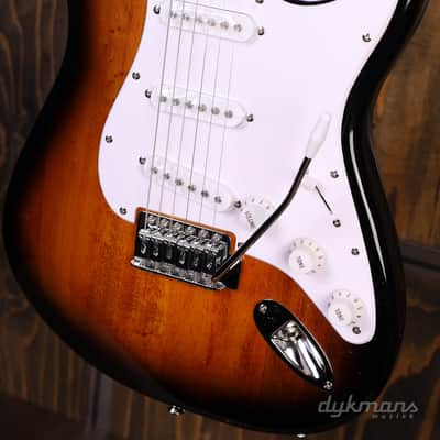 Squier Sonic Stratocaster 2-Color Sunburst image 4