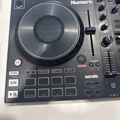 Numark Mixtrack Platinum FX DJ Controller 2020 - Present - Black Bild 2