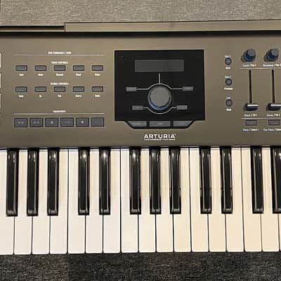 Arturia KeyLab 61 MkII MIDI Controller Black image 2