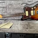 Fender American Professional II Jazzmaster w Vintage-Style Tuners