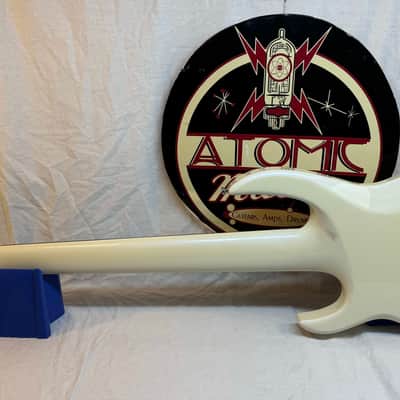 Carvin LB76 LB-76 6-string Bass with Case - s/n 43381 - Pearloid White image 4