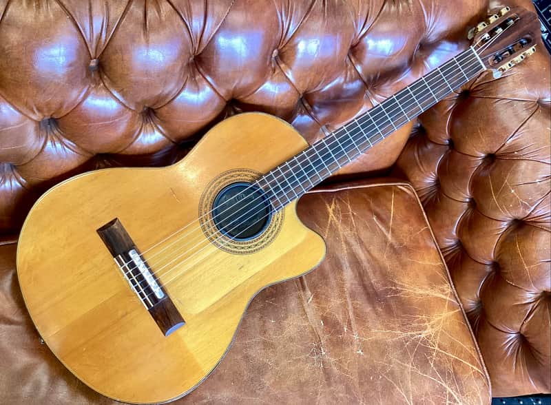 Vintage 1982 Gibson Chet Atkins Classical A/E w/Peerless Case image 1