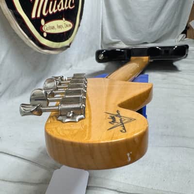 Fender USA Custom Shop Bass VI 6-string Bass with COA + Case 2006 - 3-Color Sunburst / Rosewood fingerboard image 25