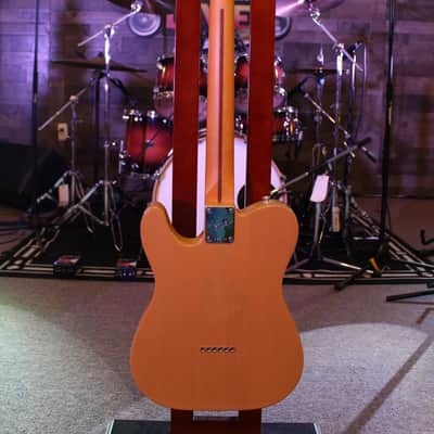Fender American Professional Classic Hotshot Telecaster Electric Guitar, Butterscotch Blond w/ Bag image 4