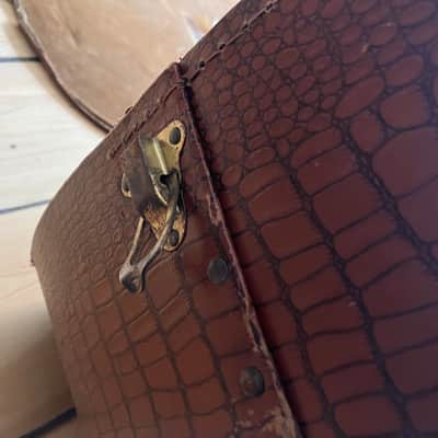 1960s Gibson Faux Alligator Chipboard Guitar Case in Terrible Condition image 11