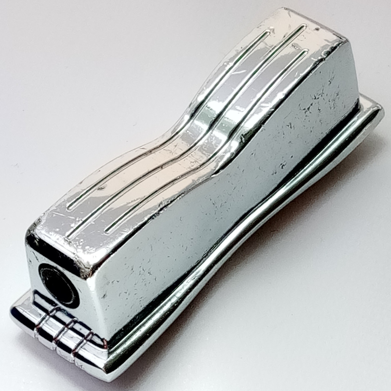 Ludwig 1+ 60s Jazz Fest Bow-Tie Snare Drum Lug Chrome Bowtie Festival/Pioneer US — main photograph