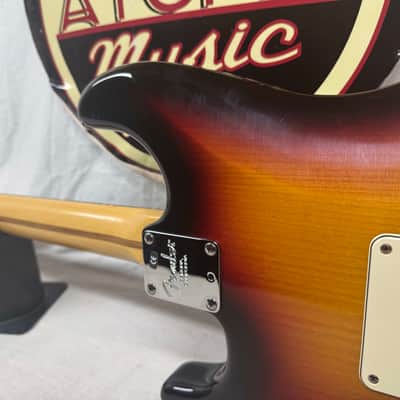 Fender American Stratocaster Guitar with Case 2000 - 3-Color Sunburst / Rosewood fingerboard image 12