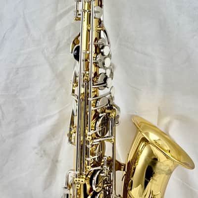 Yamaha YAS-26 Standard Alto Saxophone Lacquered Brass image 9