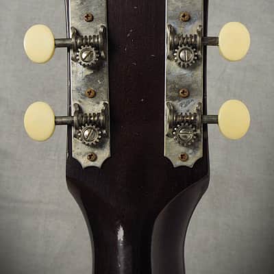 Gibson Custom 1942 Banner J-45 Reissue Light Aged Vintage Sunburst image 10