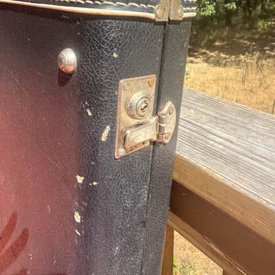 Vintage 80’s Fender P Bass Hardshell Case image 8