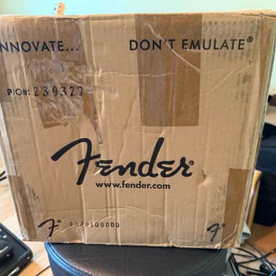 Fender Champion 600 5-Watt 1x6" Guitar Combo 2007 - 2012 - Two-Tone Blonde / Brown image 9
