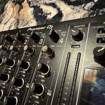 Pioneer DJM-900NXS2 4-channel DJ Mixer with Effects 2010s - Black image 8