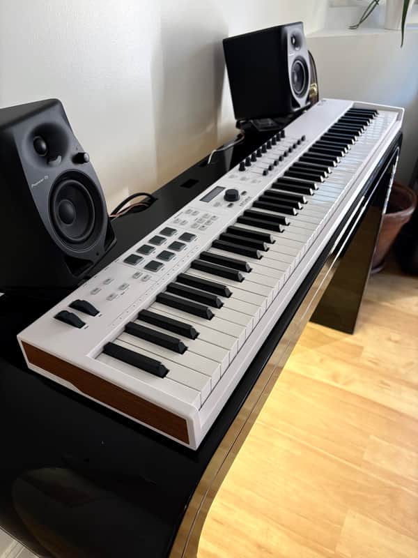 Arturia KeyLab Essential 88 mk3 — 88-Key MIDI Controller, Like New Condition image 1