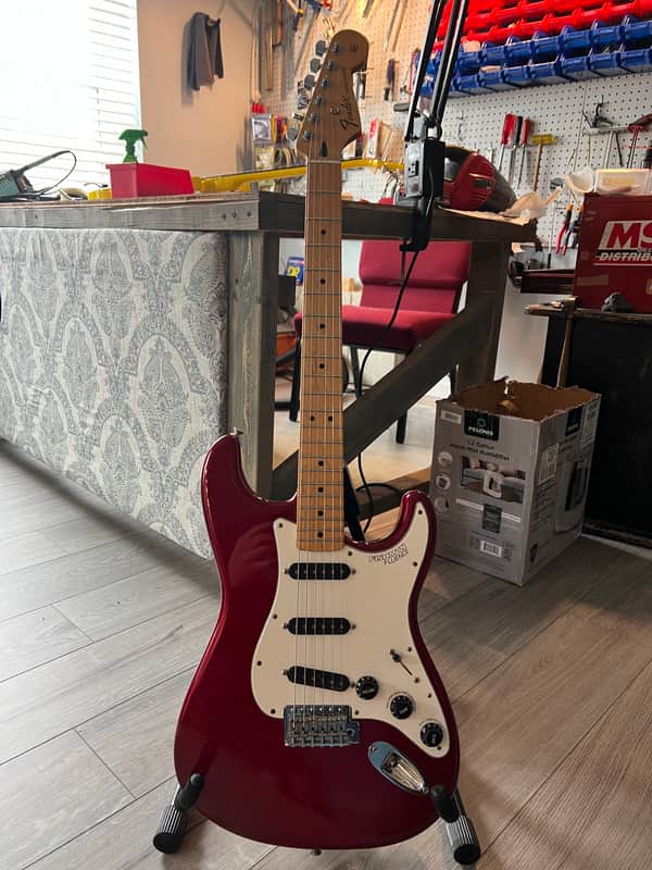 Fender Standard stratocaster 2015 - Candy apple red