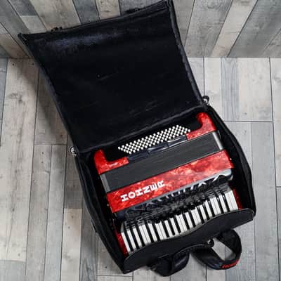 Hohner Bravo III Chromatic 80 Bass Piano Accordion RED + Bag, Straps image 7