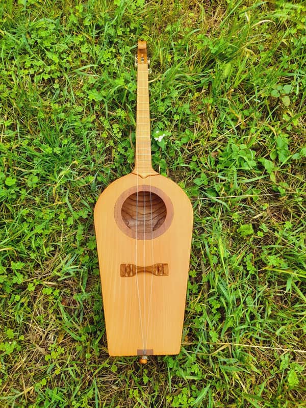 Georgian folk music instrument Panduri | String instrument Panduri | ფანდური | Fanduri image 1