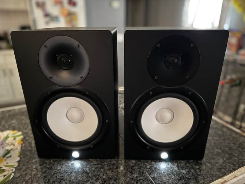 Yamaha HS8 Powered Studio Monitor (Pair) 2015 - Present - Black image 1