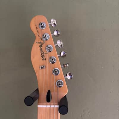Left Handed Fender Player Series 2 Telecaster - Hialeah Yellow image 3