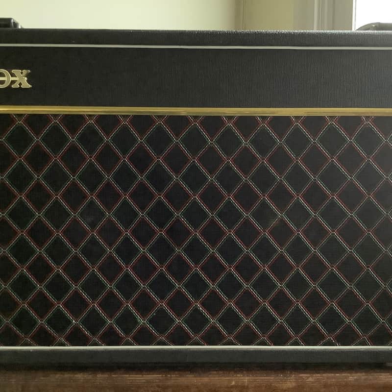 1981 – 1983 Vox V15 15-Watt 2×10″ Guitar Combo Black