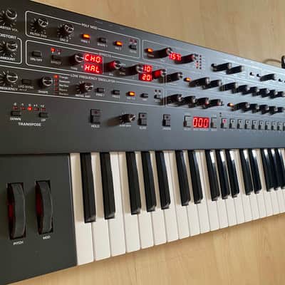 Dave Smith Instruments Prophet 6 49-Key 6-Voice Polyphonic Synthesizer 2015 - 2018 - Black with Wood Sides image 3