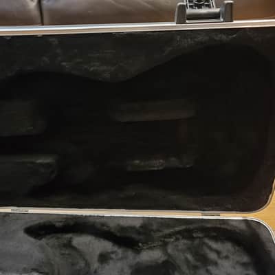 Fender TSA 002 molded guitar case 2000's image 11