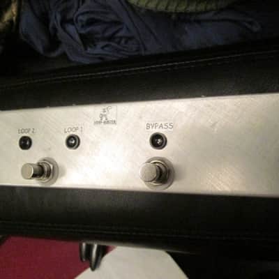 Loop Master Clean/Dirty effects switcher with tuner, bypass and extra loop. 2016 Aluminum image 2