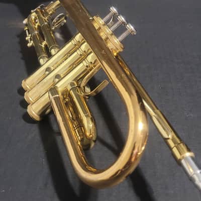 Conn 1050B Trumpet ,Hard case& mouthpiece Clear Lacquer image 13
