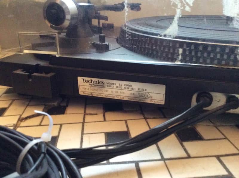 Technics SL-2000 Direct Drive Turntable image 4