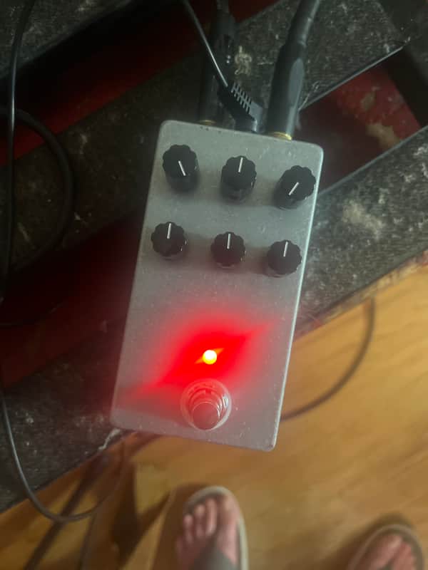 Referee EQ (Resonant Filter Equalizer) image 1