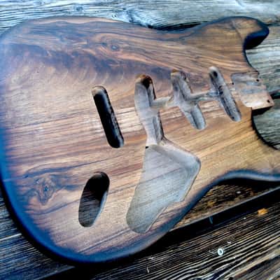 Stratocaster body, walnut image 5