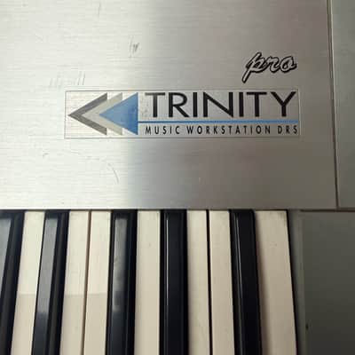 Immagine Korg Trinity V3 Pro 76-Key 32-Voice Polyphonic Workstation 1998 - Silver - 4