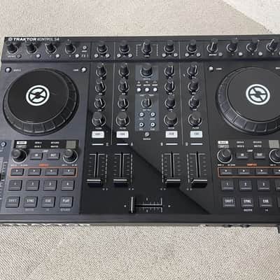 Native Instruments Traktor Kontrol S4 MK1 4-Deck DJ Controller image 2