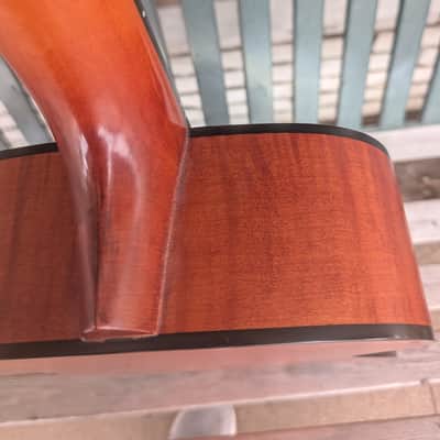 Dobro Hound Dog Roundneck w/shelf nut - Natural image 11