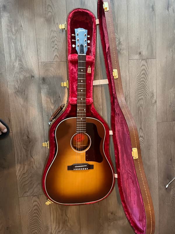 Gibson J-45 '50s Faded 2022 - Present - Faded Sunburst image 1