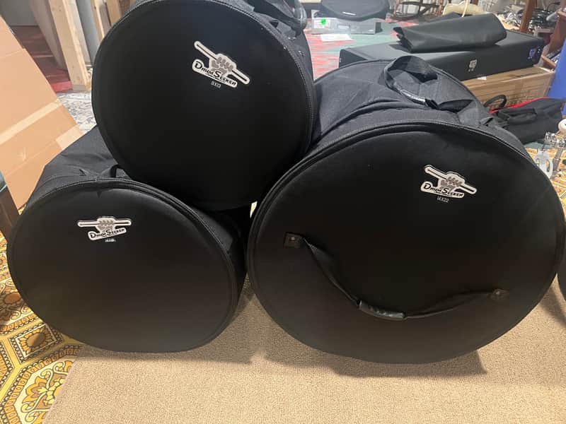 Humes & Berg Drum Seeker Bags 22, 16 and 13. image 1