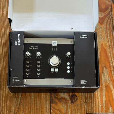 Audient iD22 Desktop USB Audio Interface 2010s - Black image 2
