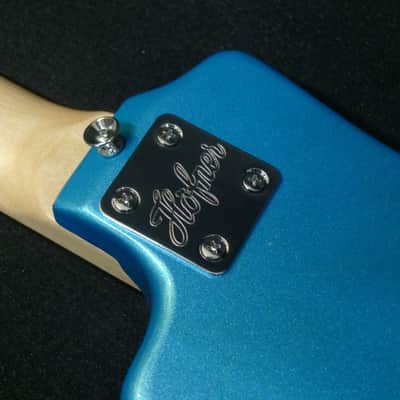 Hofner CT Series HCT-SH-D-BL Double Pickup Shorty DeLuxe Travel / Mini Electric Guitar with Gig Bag image 6