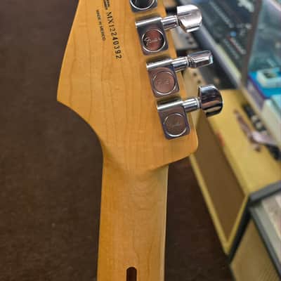 Fender Mexican Standard Stratocaster 2013 - Sunburst image 3