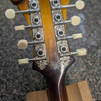 Eastman MD615-GB F-Style F-Hole Electric Mandolin Goldburst Finish image 7
