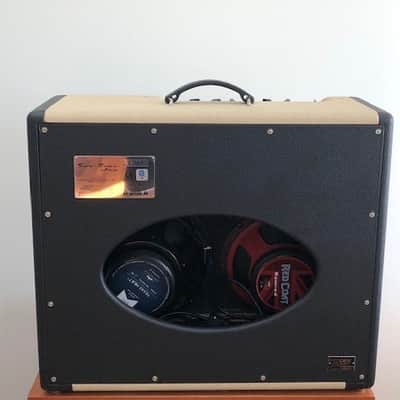 Fender Two Tone Amp Custom Shop 15-Watt 1x12" / 1x10" Guitar Combo 2001 - 2003 - Blonde / Black image 3