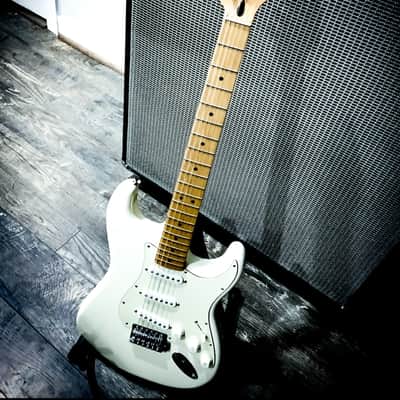 Fender 75th Anniversary Commemorative Stratocaster 2021 - artic white image 6
