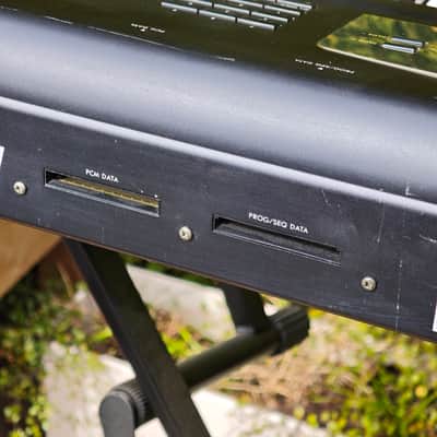 Korg 01/W 1991 - Black image 13