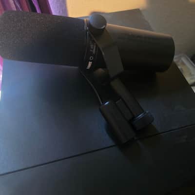 Shure SM7dB Cardioid Dynamic Microphone with Built-In Preamp image 2