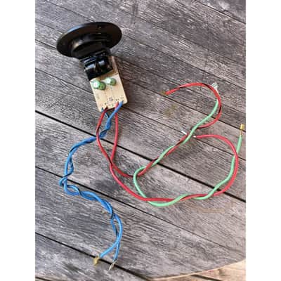 Infinity Video 1 Center Channel Speaker  Infinity Video 1 Center Channel Speaker Crossover With Input Terminal Cup Tested image 3