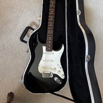 Attention Collectors! Fender “Case Queen - closet guitar” 50th anniversary Stratocaster 1996 - Black image 3