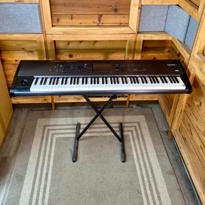 Korg Kronos X 88 Owned by Canadian Rock n Roll Royalty With Gigbag
