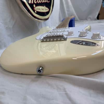 Fender Eric Clapton Stratocaster Guitar with Case 2021 - Olympic White / Maple neck image 18