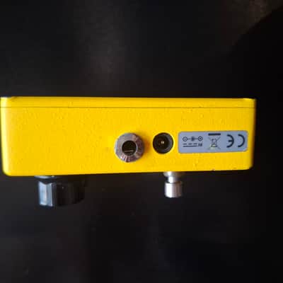 MXR M104 Distortion + 1995 - Present - Yellow image 6