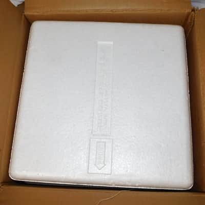 Marantz 1040 stereo amplifier with original box and foam recently serviced image 12